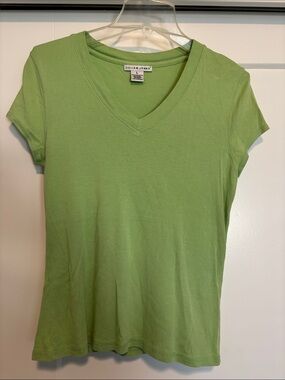 Jillian Jones Women's Short-Sleeve V-Neck Tee in Green